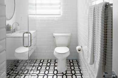 Example of a trendy bathroom design in Orlando