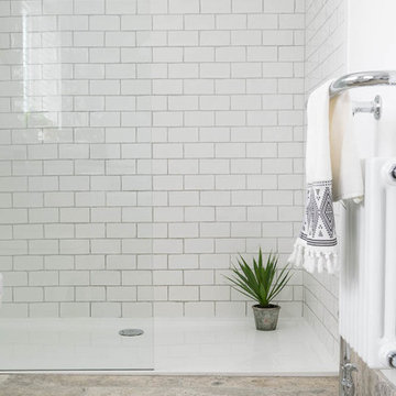 Westway Bathroom || Silver Tumbled Travertine