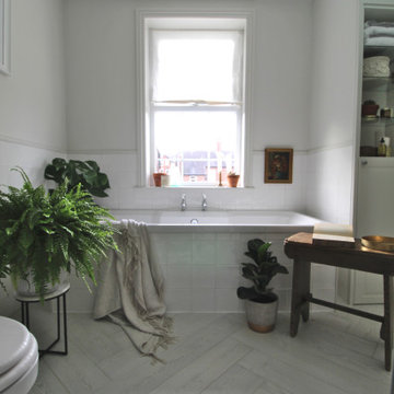 White and classic bathroom