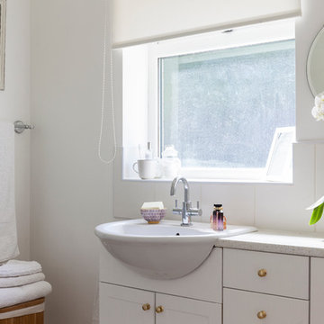 White Bathroom Makeover