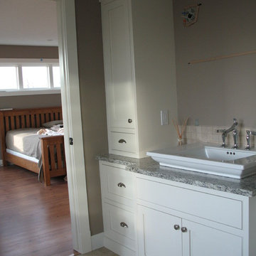 White Painted Maple Ensuite