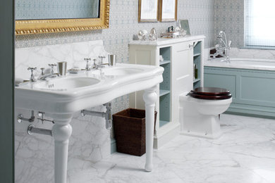 This is an example of a classic bathroom in London.