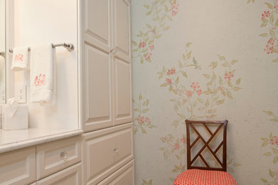 ウィルミントンにあるトラディショナルスタイルのおしゃれな浴室の写真