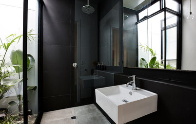11 Breathtakingly Beautiful Black Bathrooms