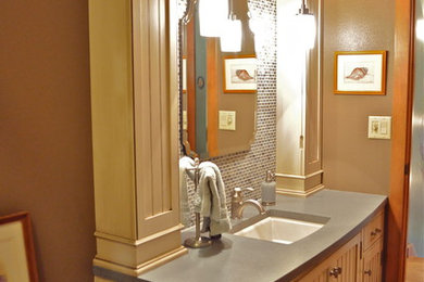 Elegant bathroom photo in Cedar Rapids