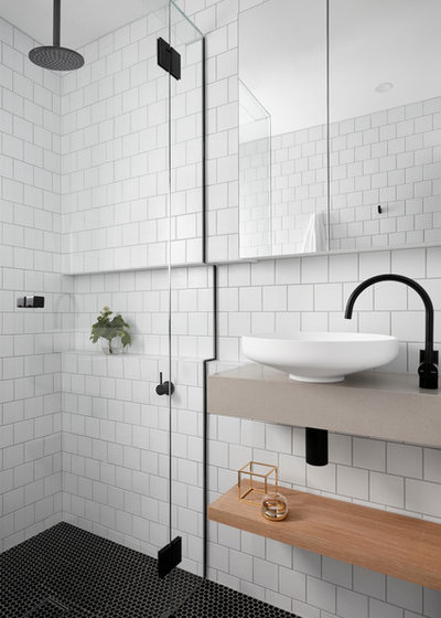 Scandinavian Bathroom by smarterBATHROOMS+