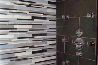 Bathroom - contemporary bathroom idea in Indianapolis