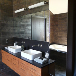 https://www.houzz.com/photos/zenbath-contemporary-bathroom-houston-phvw-vp~93704