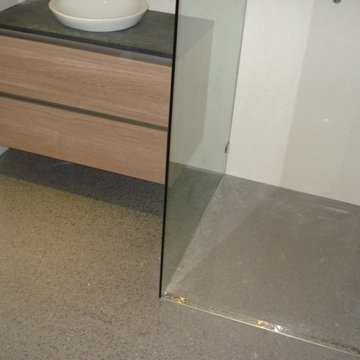Zero-entry Glass Shower Cabinet