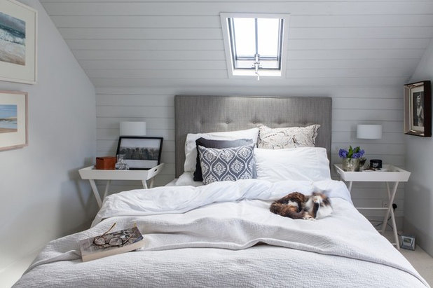 Coastal Bedroom by Gabriel Holland Interior Design