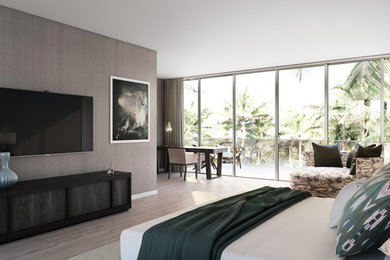 マイアミにある広いコンテンポラリースタイルのおしゃれな主寝室 (茶色い壁、淡色無垢フローリング、暖炉なし、茶色い床、グレーとブラウン) のレイアウト