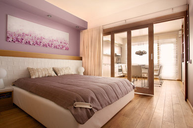 Bedroom - contemporary bedroom idea