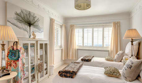 bedroom with no closet