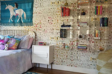 Imagen de dormitorio ecléctico pequeño