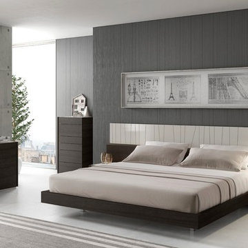 Amora - Contemporary Queen Size Bed in Light Grey and Wenge