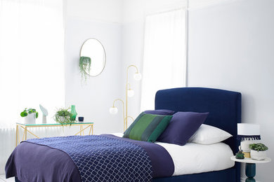 Esempio di una camera da letto design di medie dimensioni