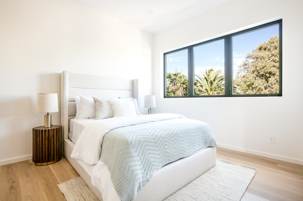 Contemporary Bedroom by Silicon Bay