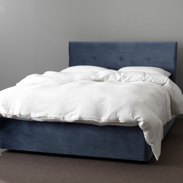 Arabella divan bed in blue Lagoon fabric