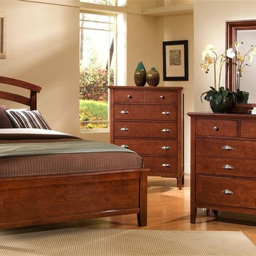 Arched Panel Bed w Chest & Dresser Set in Che