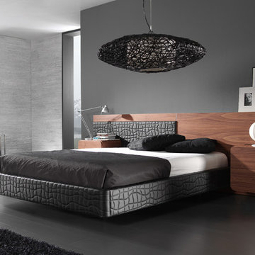 Aveiro - Contemporary Queen Size Bed in Black and Walnut