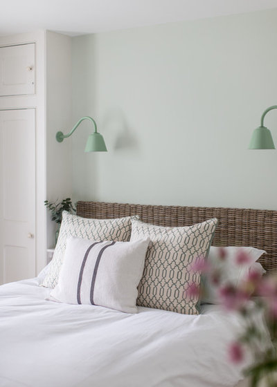 Coastal Bedroom by Wickenden Hutley