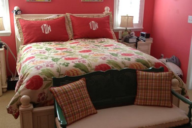 ジャクソンビルにある中くらいなトランジショナルスタイルのおしゃれな寝室のレイアウト