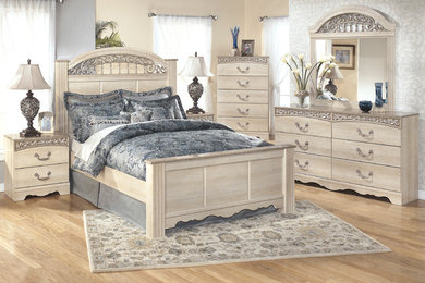 Inspiration for a timeless bedroom remodel in Tampa