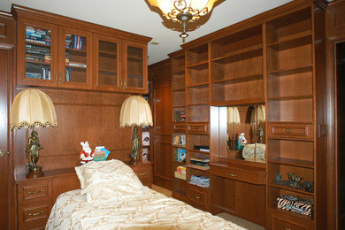 This is an example of a traditional bedroom in New York.