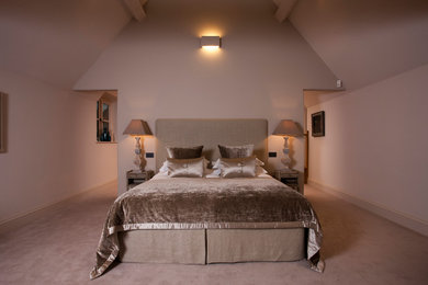 ウエストミッドランズにあるコンテンポラリースタイルのおしゃれな寝室のインテリア