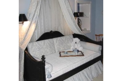 Bedroom - traditional bedroom idea in Raleigh