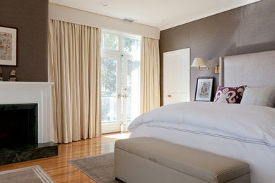ロサンゼルスにある広いコンテンポラリースタイルのおしゃれな主寝室のレイアウト