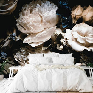 Diseño de dormitorio principal y papel pintado, papel pintado, con paredes negras, suelo de madera pintada, suelo blanco y papel pintado