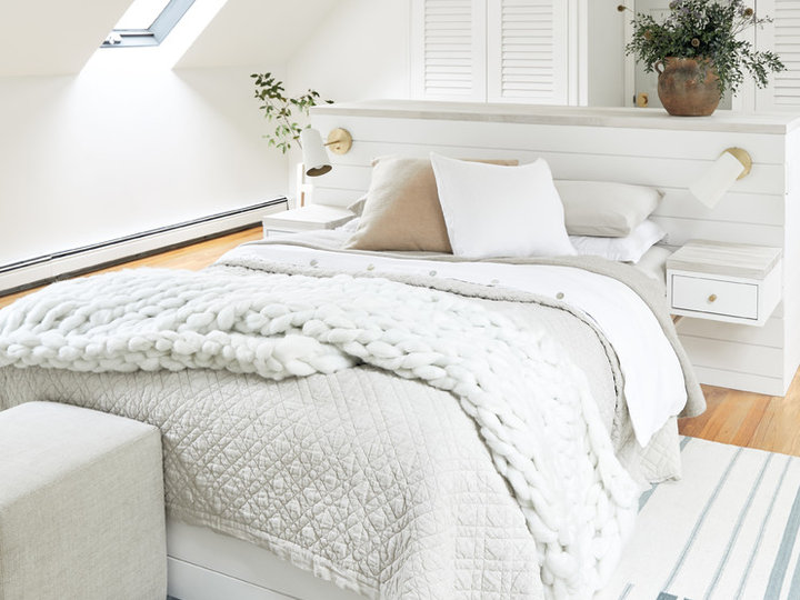 Bedroom - Beach Style Bedroom