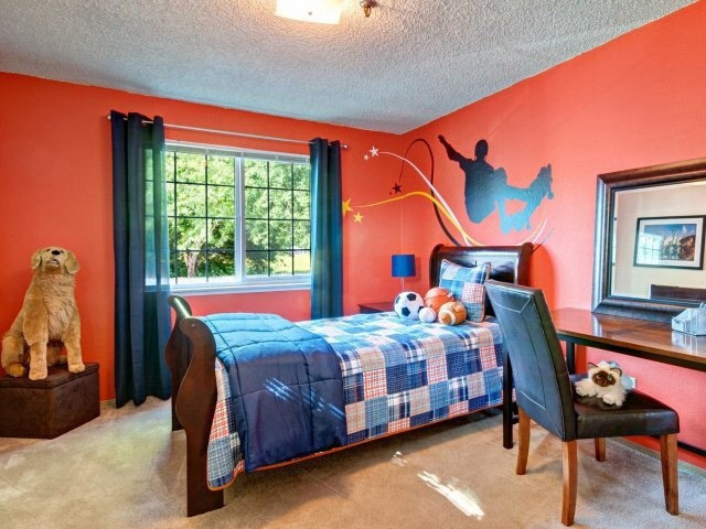 コンテンポラリー 寝室 by Gayle's Home Solutions