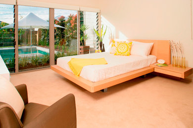 This is an example of a contemporary bedroom in Hawaii.