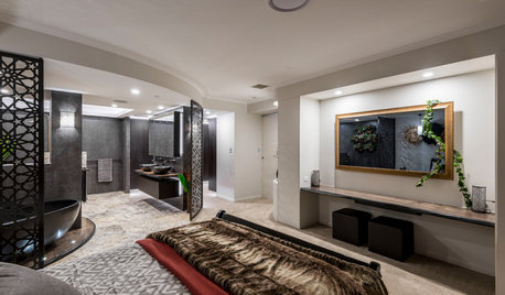 A Luxurious Penthouse Ensuite in Striking Black