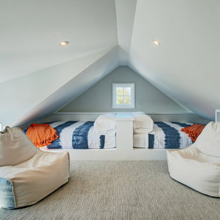 Maritimes Schlafzimmer im Dachboden in Boston