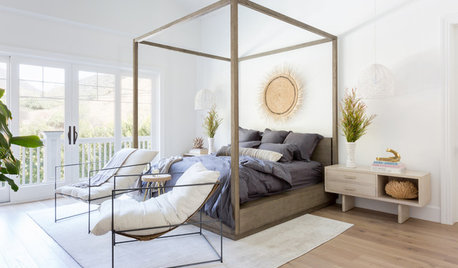 Houzz Tour: Softly Sophisticated Modern Beach Style  in L.A.