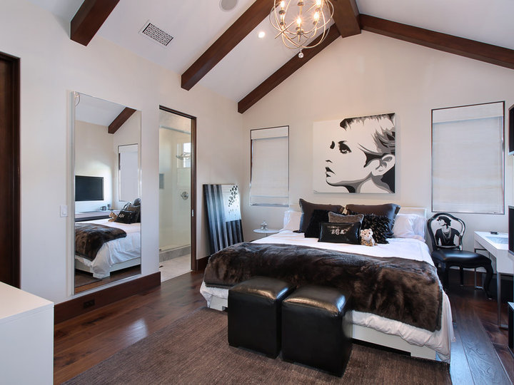 Contemporary Bedroom - Bedroom
