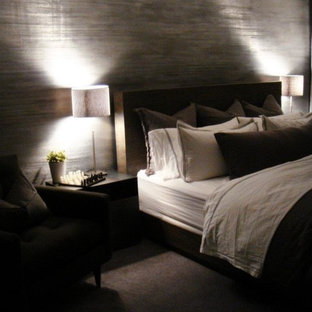 Minimalist bedroom photo in Chicago