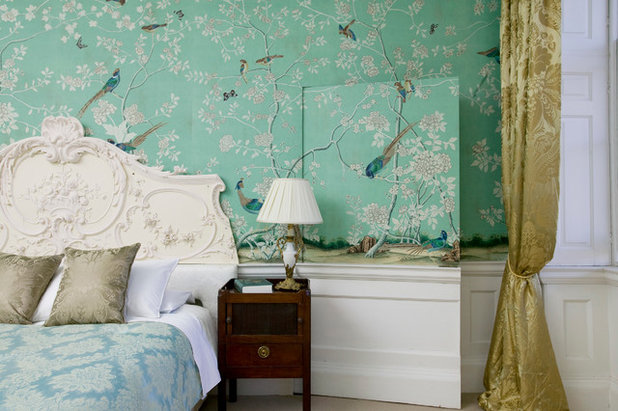 Traditional Bedroom by de Gournay