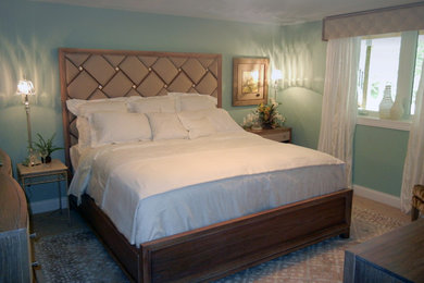 Foto de habitación de invitados contemporánea pequeña con paredes verdes y suelo de baldosas de cerámica