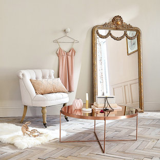 Bedroom - traditional bedroom idea in London