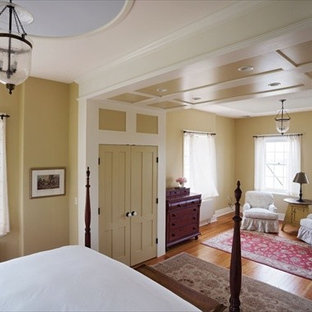 Bedroom - cottage bedroom idea in Burlington