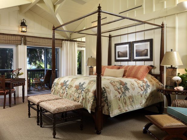 Tropical Bedroom by Clifford M. Scholz Architects, LLC
