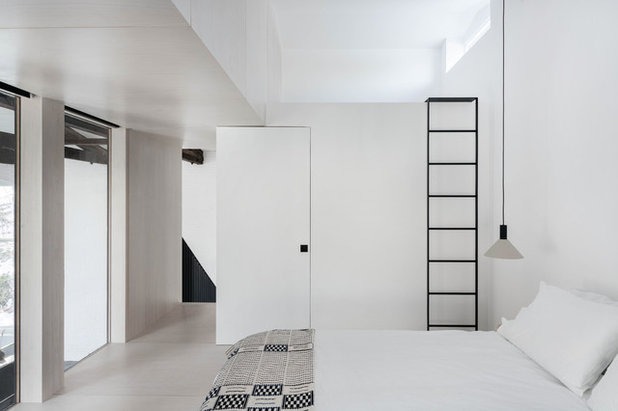 Contemporary Bedroom by McNamara Carpentry Inc.