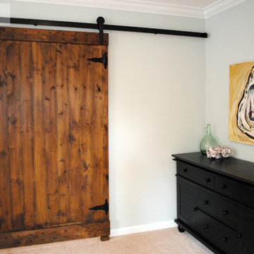 Coastal Bedroom - Barn Door