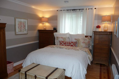 モントリオールにあるトラディショナルスタイルのおしゃれな寝室のインテリア
