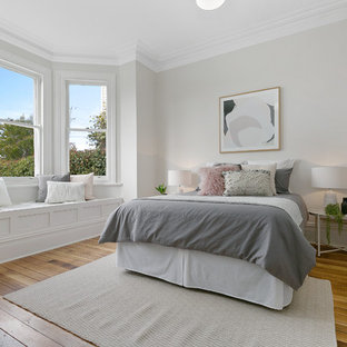 Inspiration for a contemporary bedroom in Hobart.