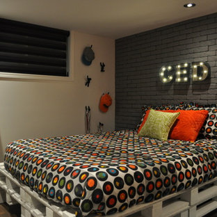 Foto de habitación de invitados contemporánea, de tamaño medio, con suelo vinílico